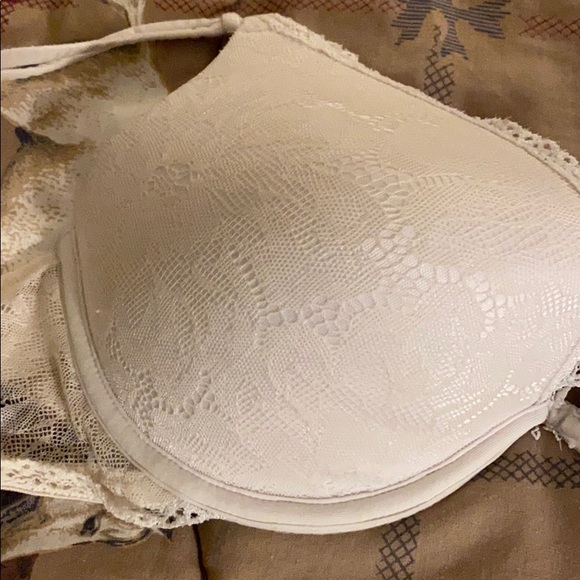 I am selling a padded bra. - Picture 2 of 3